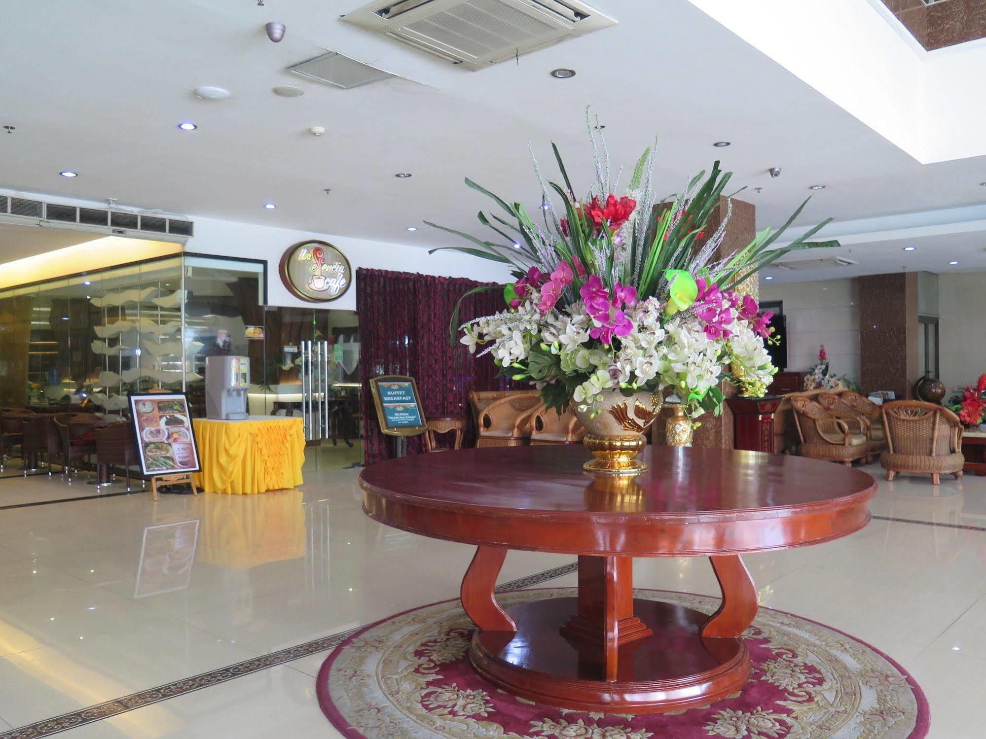 Hotel Essencia Dumaguete City Esterno foto