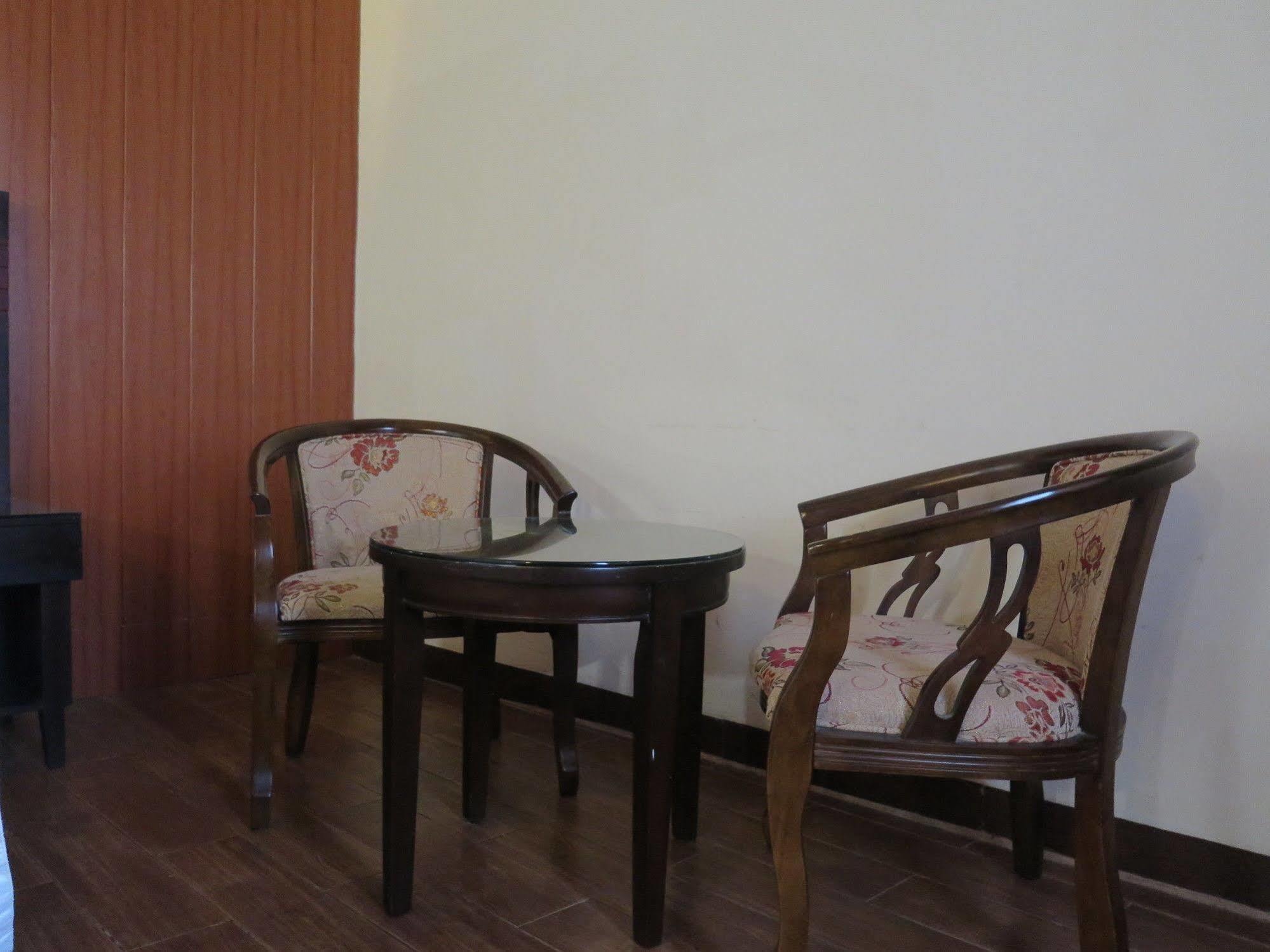 Hotel Essencia Dumaguete City Esterno foto
