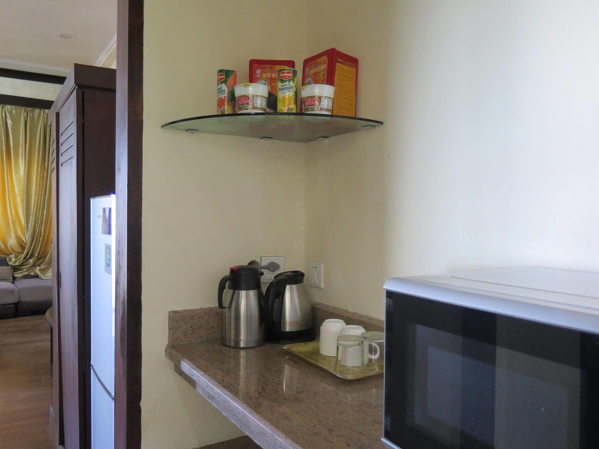 Hotel Essencia Dumaguete City Esterno foto