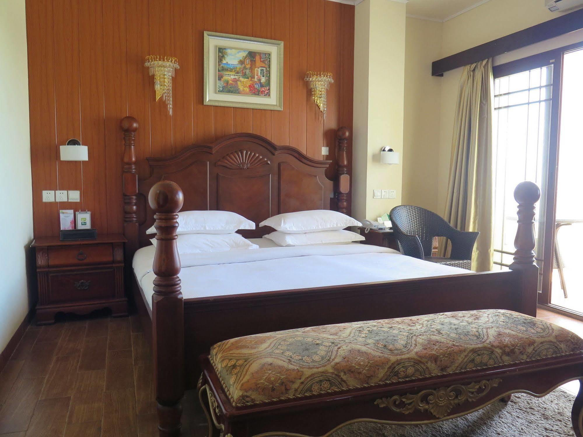 Hotel Essencia Dumaguete City Esterno foto