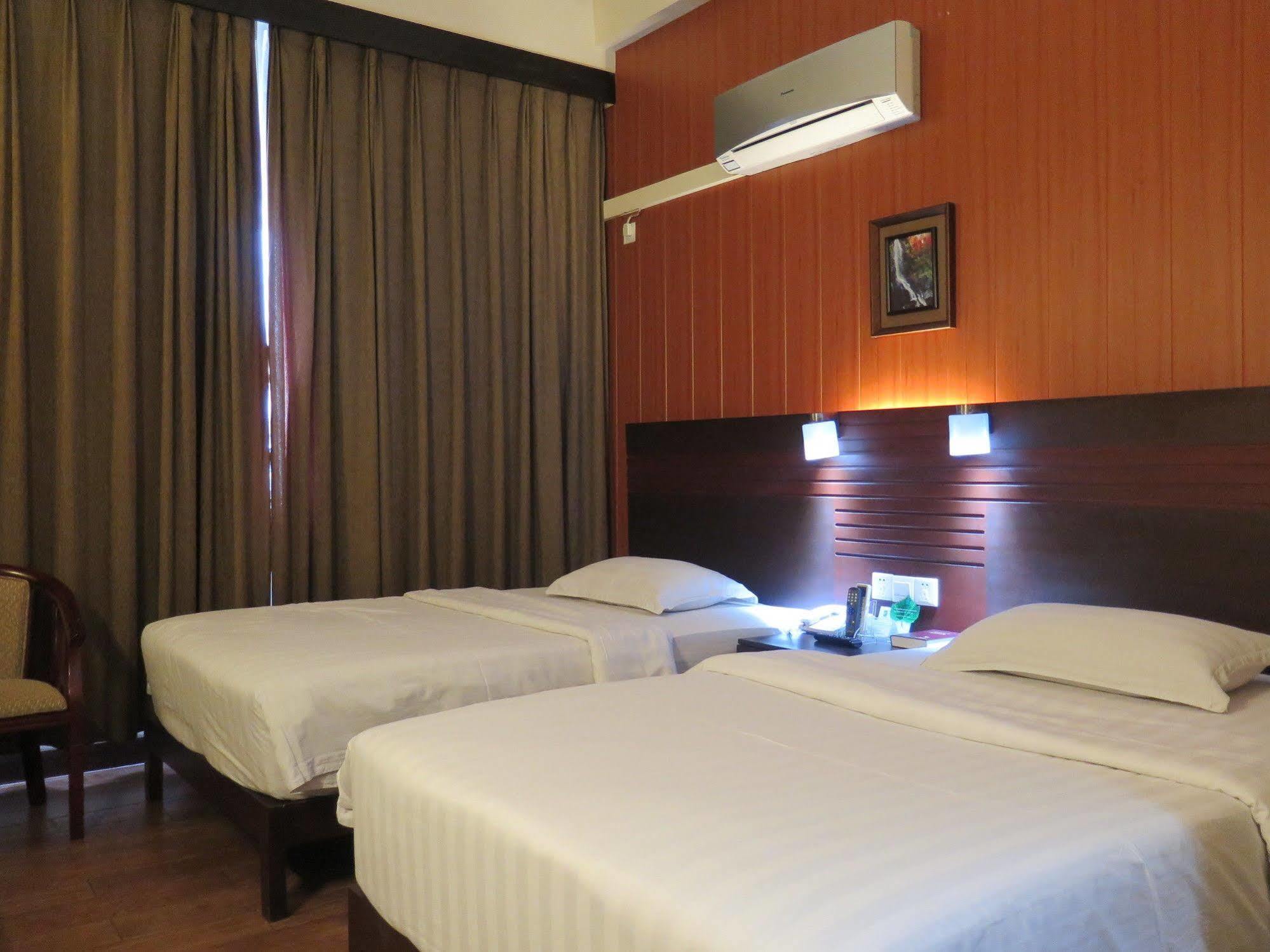 Hotel Essencia Dumaguete City Esterno foto