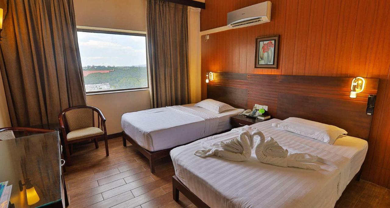 Hotel Essencia Dumaguete City Esterno foto