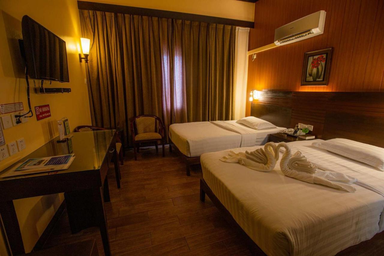Hotel Essencia Dumaguete City Esterno foto